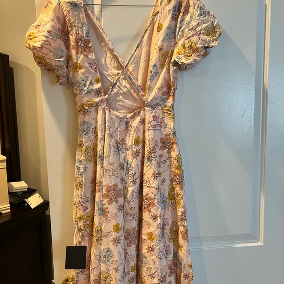 Lulu’s Midi Dress - Picture 4 of 4